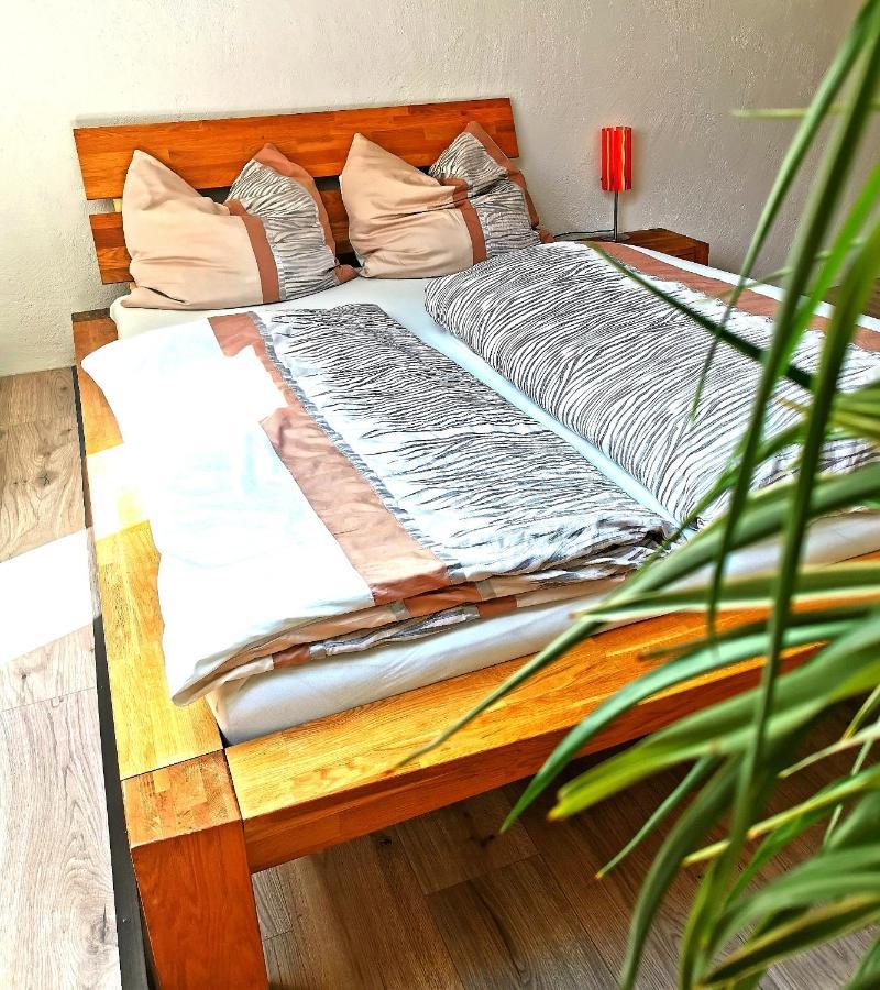 Schone Ferienwohnung In Мерклинген Экстерьер фото